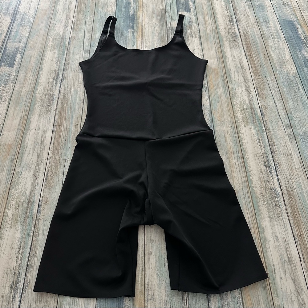 Shapewear Bodysuit MEDIUM Tummy Control Mid-Thigh Full Body Shaper Black